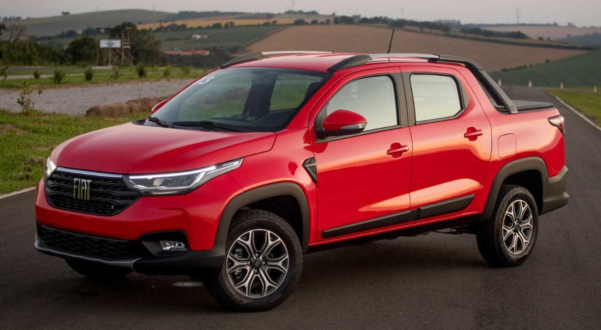 Fiat Strada ultra-compact pickup dominating Brazilian rural road – efficient city-to-dirt kingpin under 180 inches, the ultimate urban zealot truck missing in the US